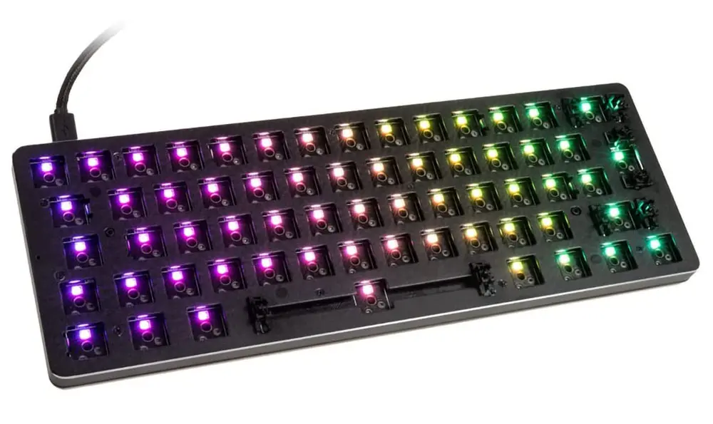 glorious-gmmk-compact-modular-mechanical-keyboard-1000px-v1-0003.webp