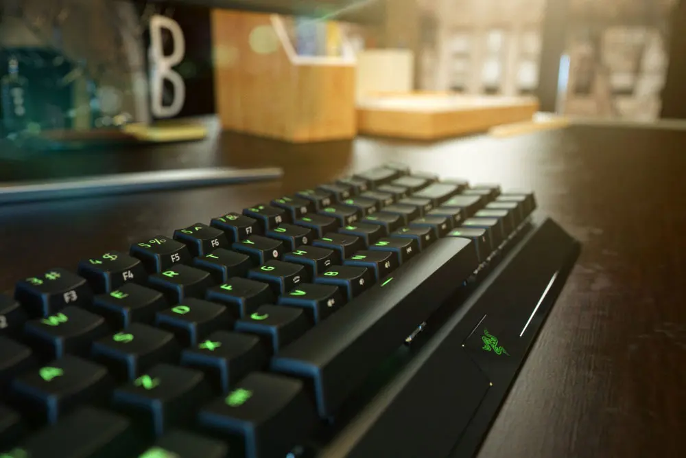 razer-blackwidow-v3-mini-hyperspeed-wireless-keyboard-yellow-switches-1000px-v1-0006.webp