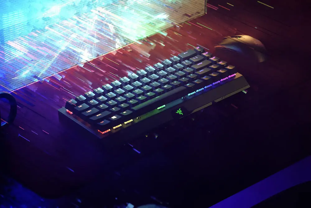 razer-blackwidow-v3-mini-hyperspeed-wireless-keyboard-yellow-switches-1000px-v1-0009.webp