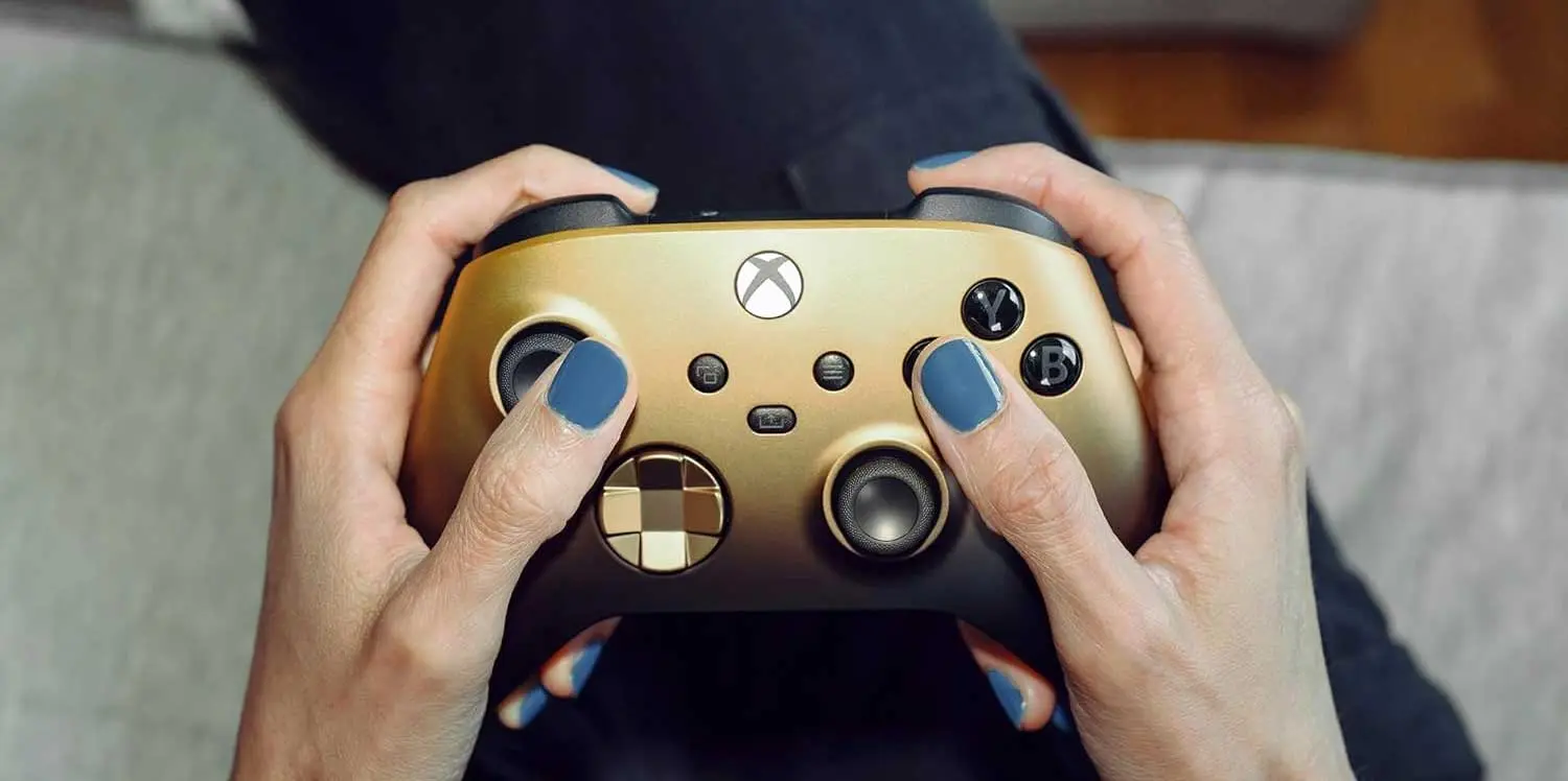 xbox-wireless-controller-special-edition-gold-shadow-1500px-Gallery-Img-v1-0006.webp