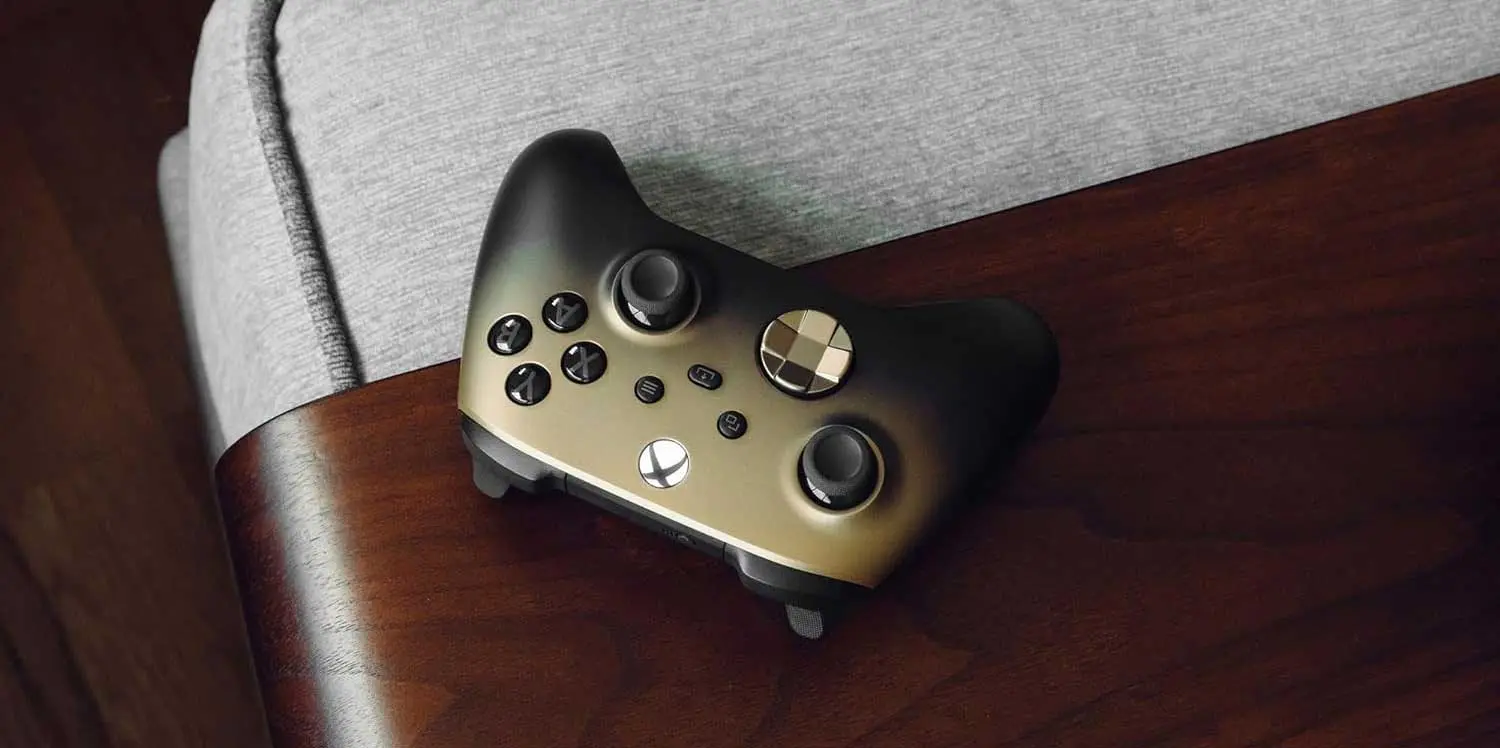 xbox-wireless-controller-special-edition-gold-shadow-1500px-Gallery-Img-v1-0010.webp