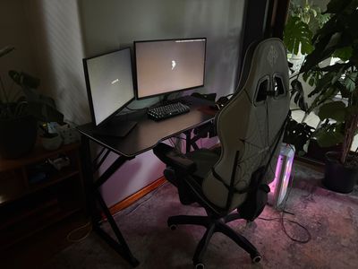 Blacked out setup with white pc