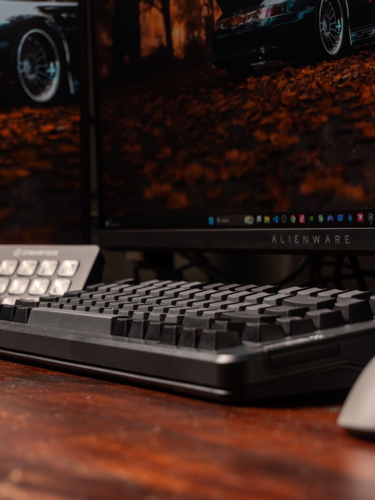 Stacked display white build