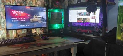 The tank commander station