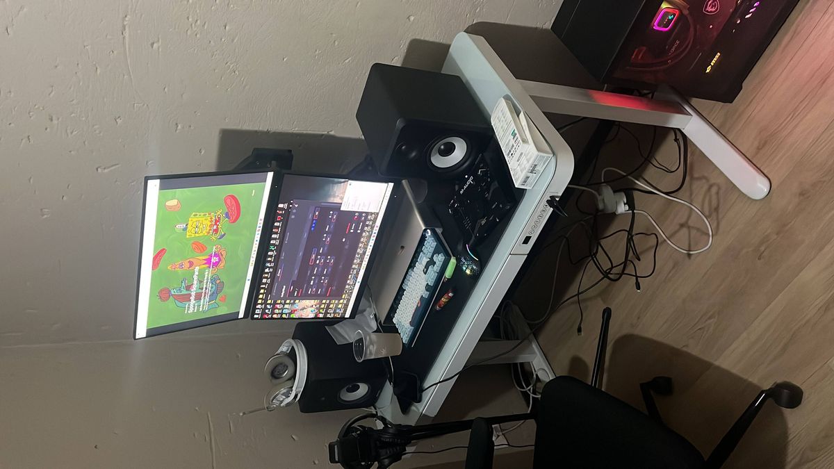 Stacked display audio workstation