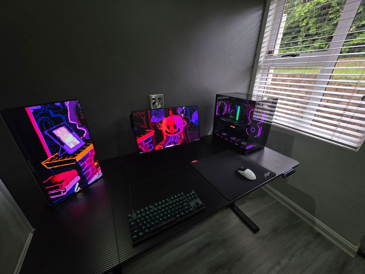Clean blacked-out setup