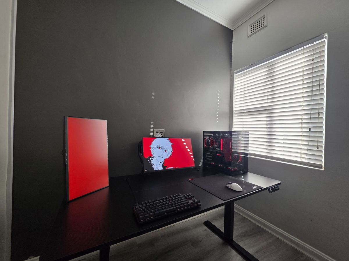Clean blacked-out setup