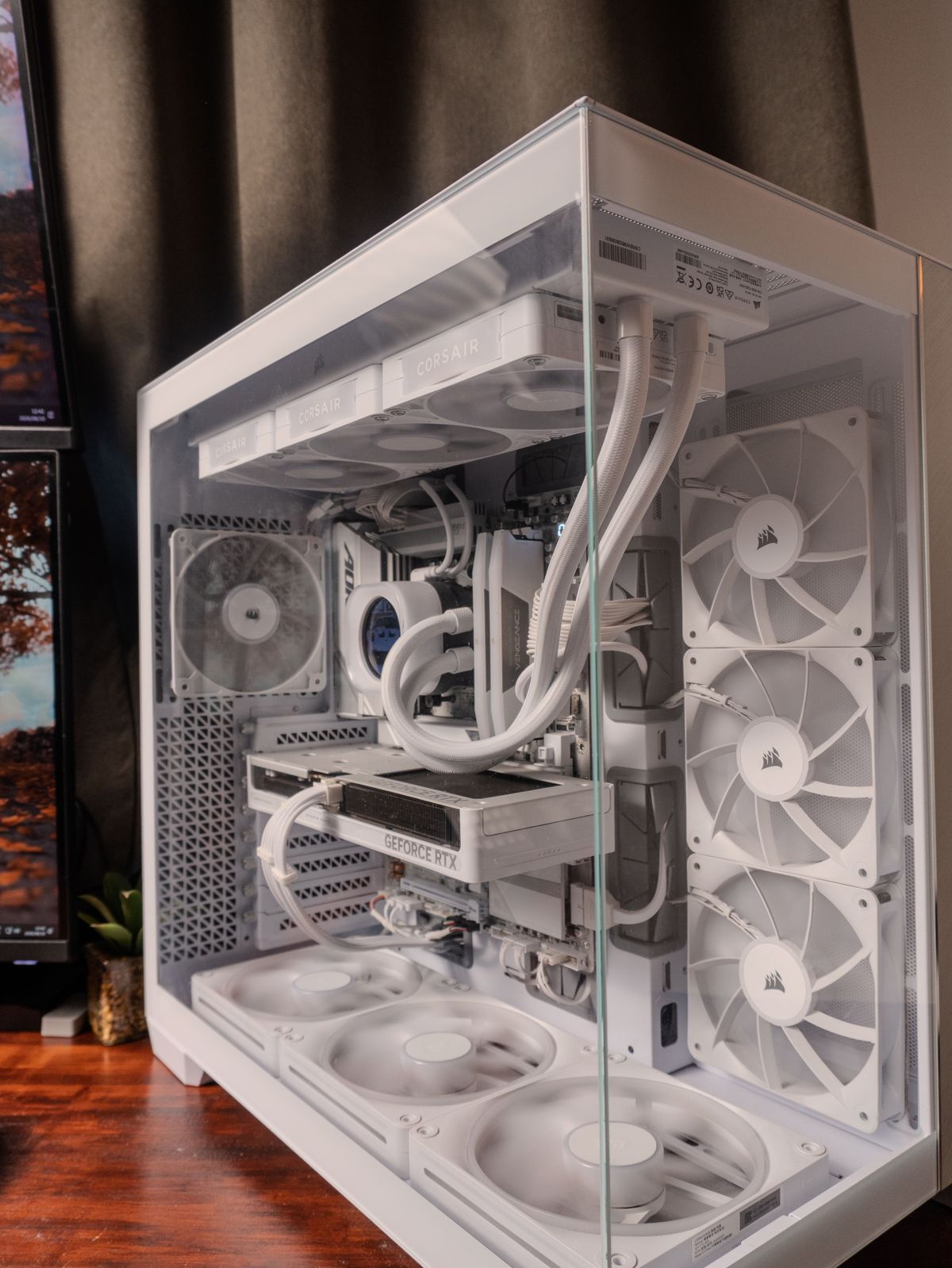 Stacked display white build