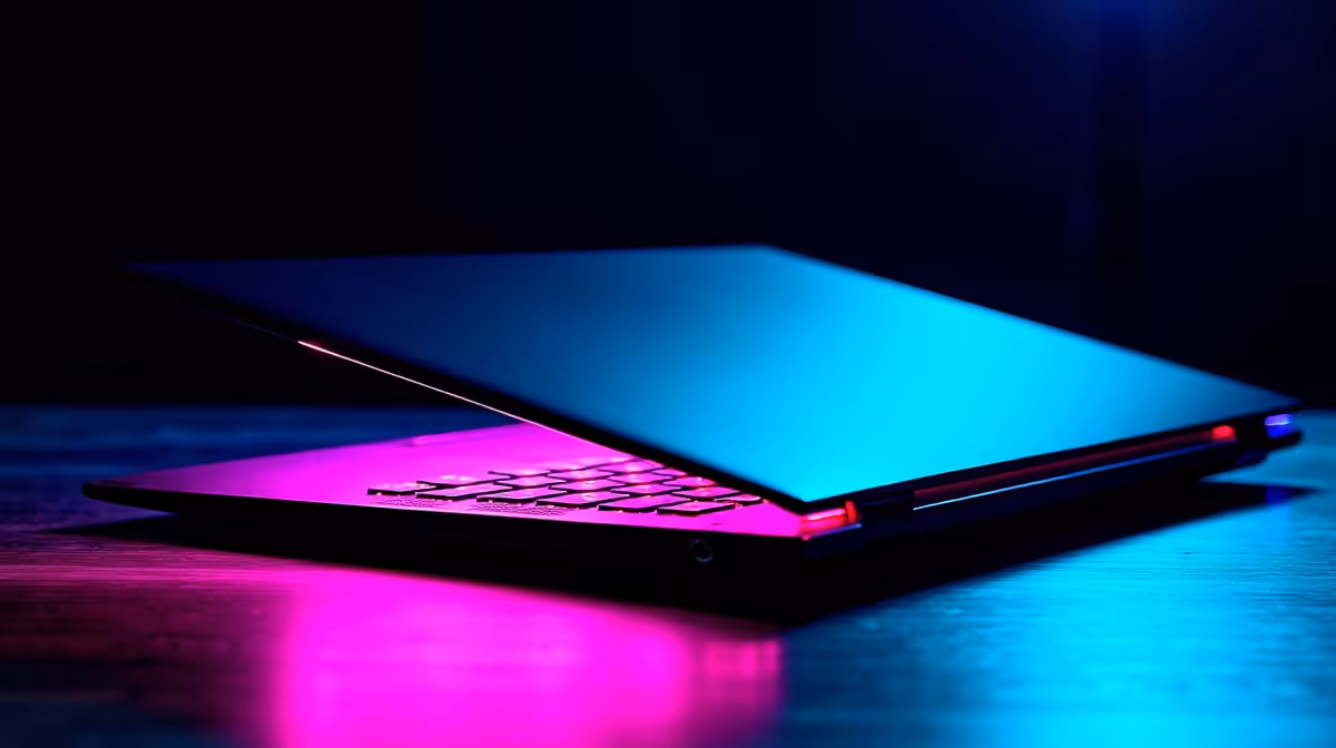 ASUS Zephyrus Z26 Ultra vs Alienware Covert vs Razer