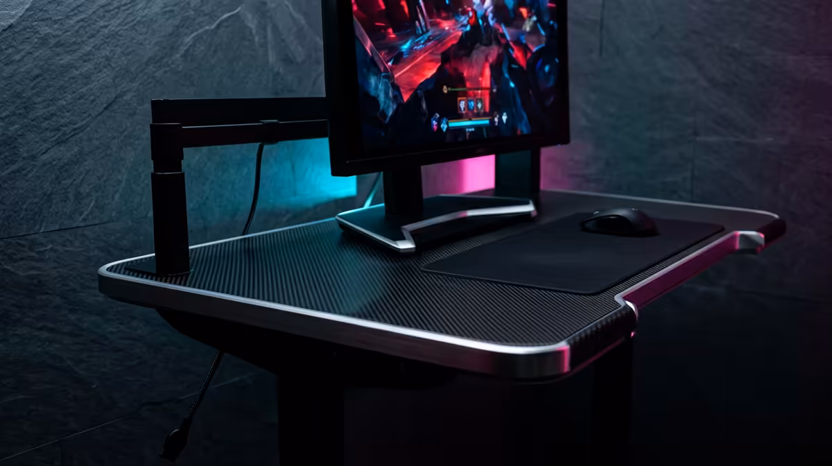 Commuting students hardware plan: when gaming buying signals