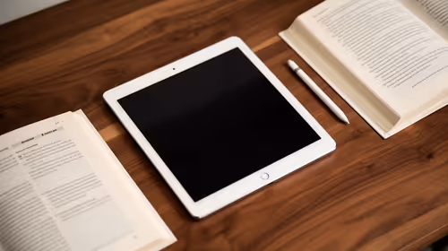 How should a first-year student choose a tablet in South Africa?
