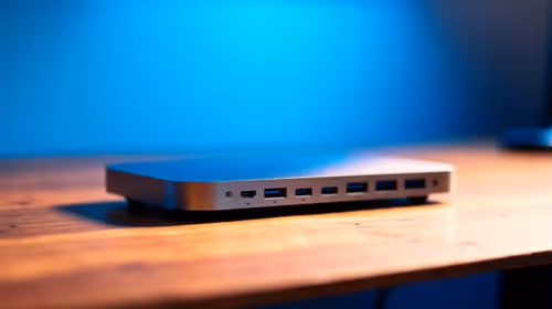 How should a podcaster choose a Thunderbolt dock in South Africa?