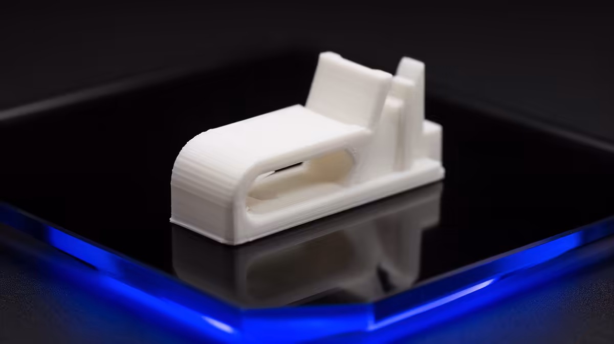 Reverse-engineer broken plastic clips with FDM