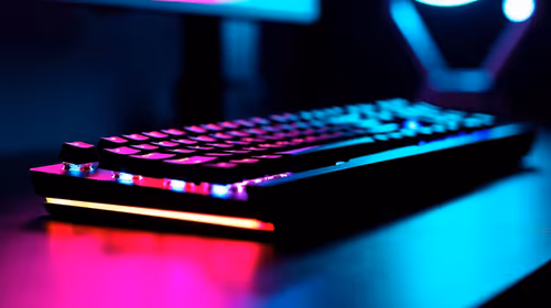 How to Set Up a TKL Wireless Gaming Keyboard for Faster Gameplay and a Cleaner Desk