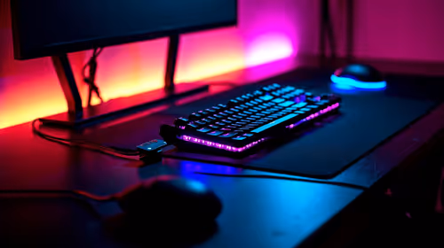 How to Set Up the Perfect Gaming Desk: Cable Management & Layout