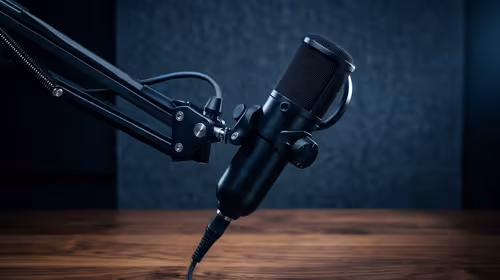 Should SA buyers pay more for boom arm support or monitoring in streaming