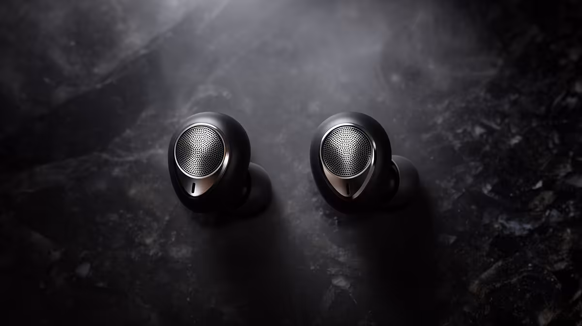 Spatial Audio vs Stereo Earphones: fit, latency and daily