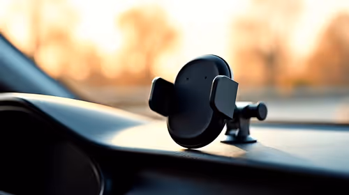 Compact Car Phone Holder: Essential Features for Daily Commuters
