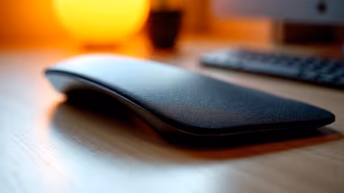 Which wrist rest should a hybrid worker get in South Africa?