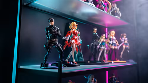 Yor Forger Figure Display: Create the Ultimate Spy x Family Shelf
