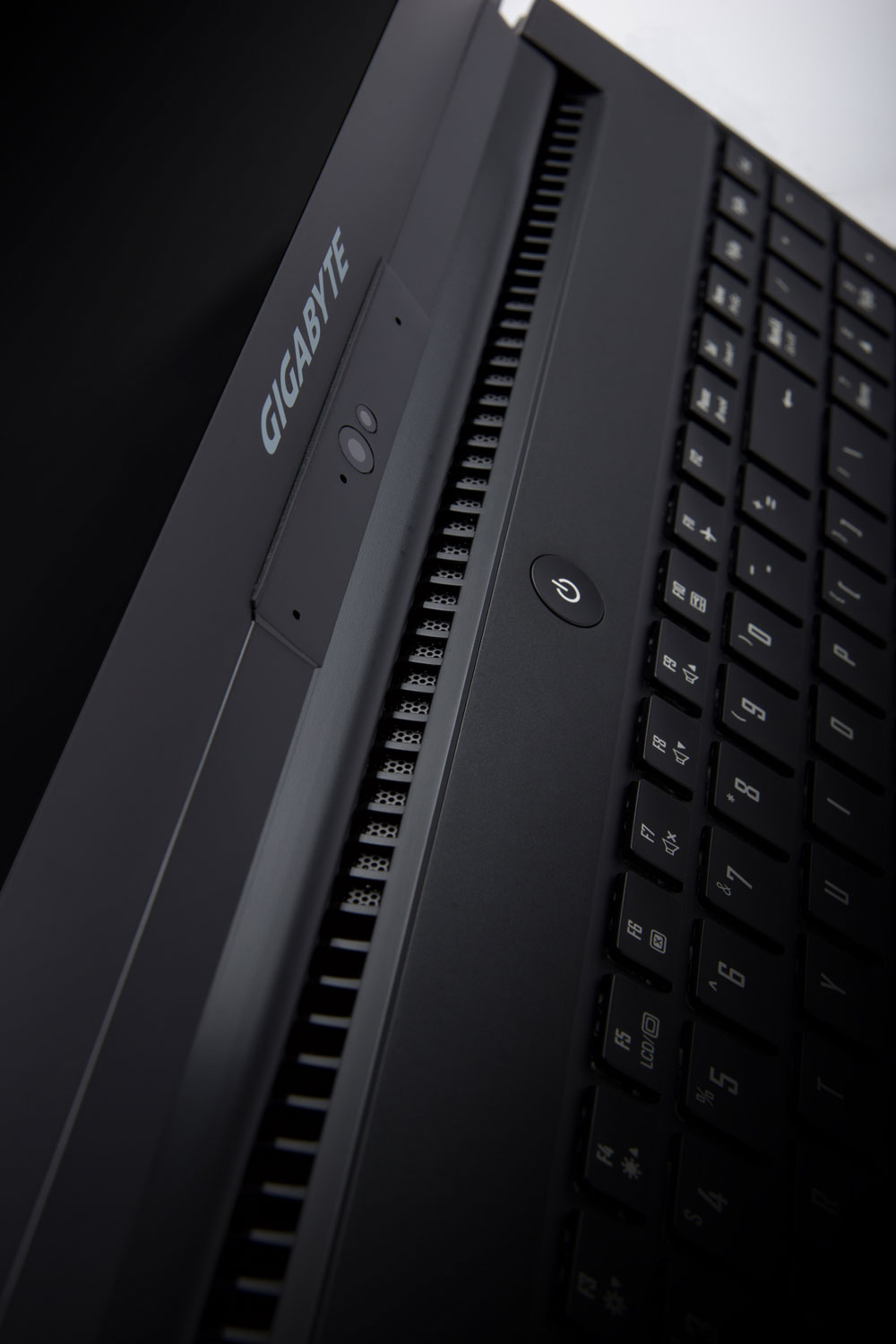 Gigabyte Aero 15X V8 GTX 1070 Laptop With 1TB SSD And 32GB RAM