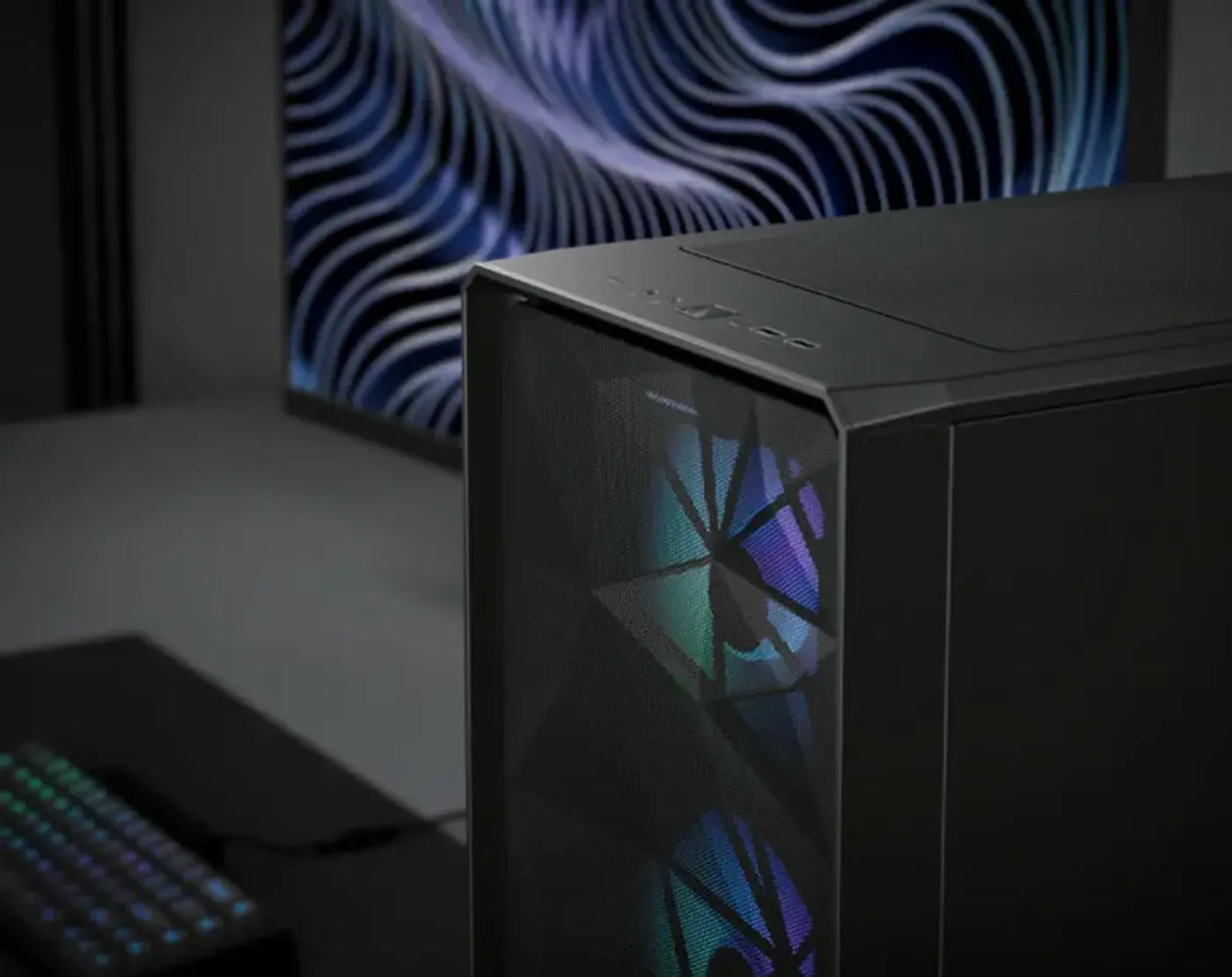 Drive trays, SSD brackets and top-latching panel detail on the Meshify 2 Lite