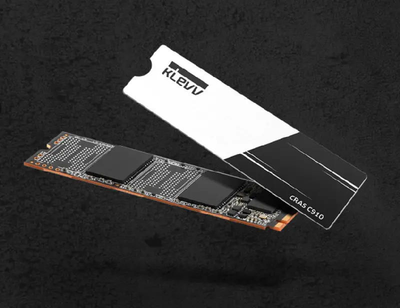 KLEVV CRAS C910 1TB M.2 NVMe SSD Mobile View