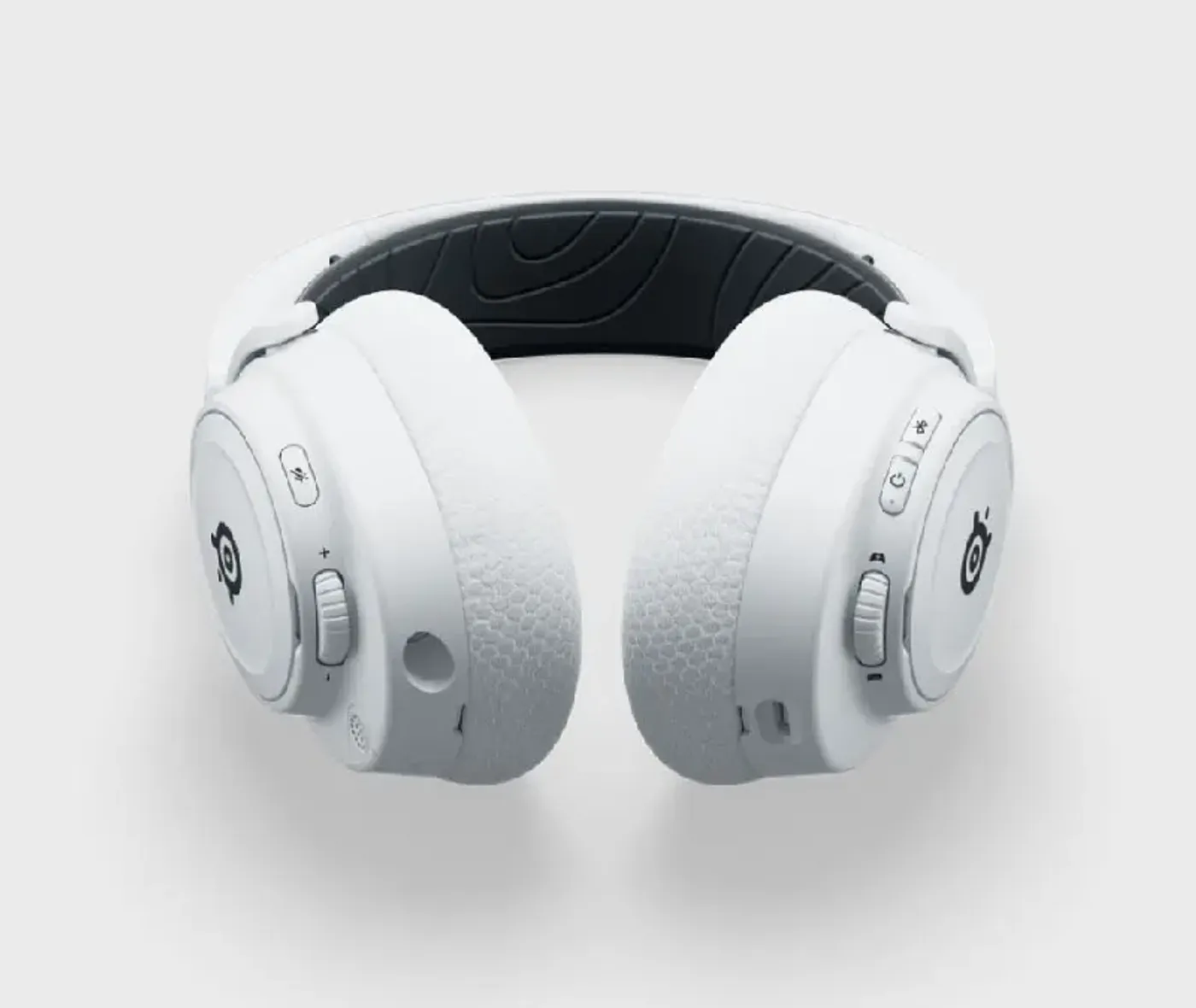 Onboard volume wheel and control buttons on the Arctis Nova 7X earcup