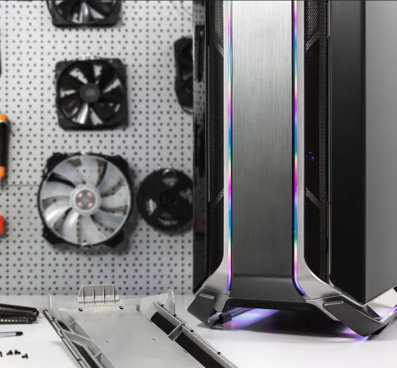 Cooler Master COSMOS C700M with RGB Lighting