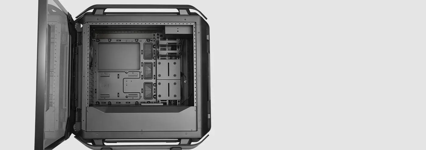 Enhanced Cable Management System of Cooler Master Cosmos C700P