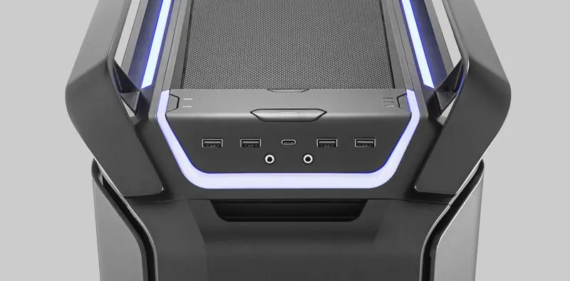 Rich Connectivity Options of Cooler Master Cosmos C700P