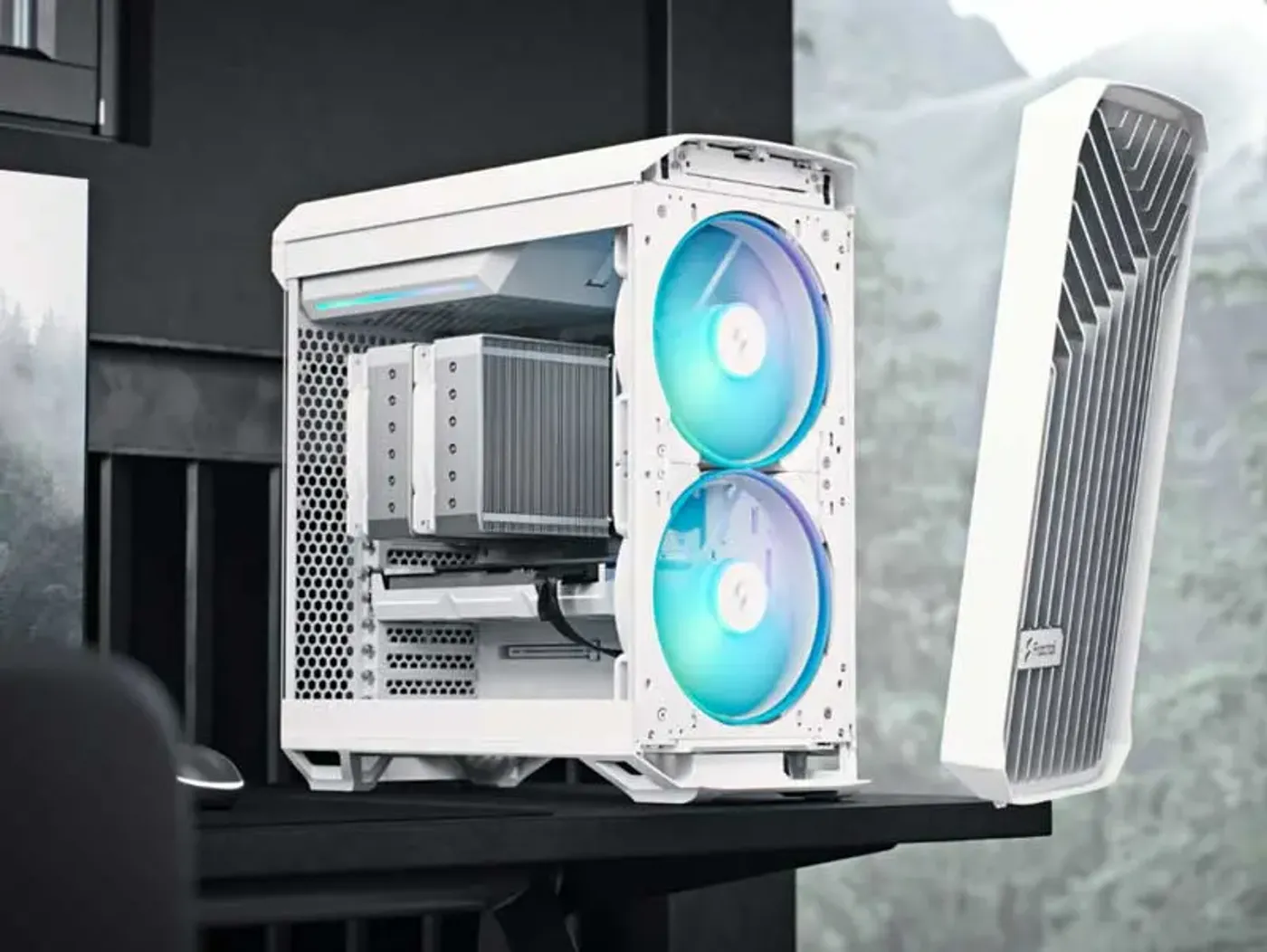 180 x 38 mm Fractal Design fans mounted behind the Torrent Compact front brackets