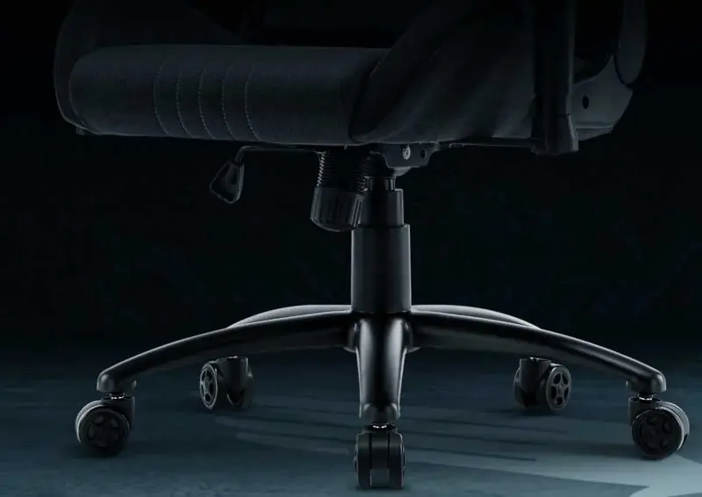 Robust five-star steel base of the Gamdias Zelus M3 gaming chair